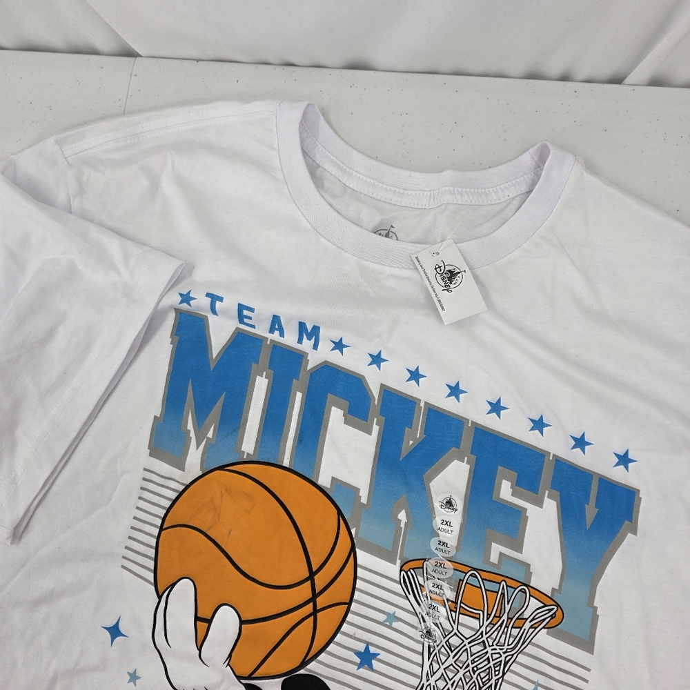NWT Disney Team Mickey Mouse Basketball T-shirt Size 2XL Disneyland Resort Read.